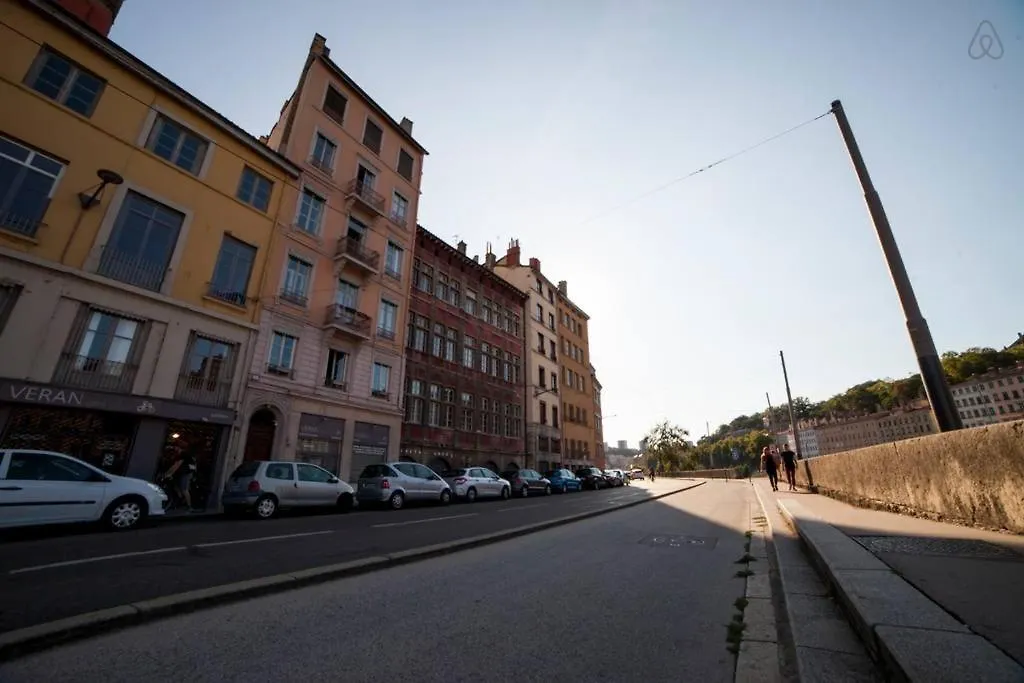 Vieux Lyon Avec Vue Sur La Saone Ail Apartment