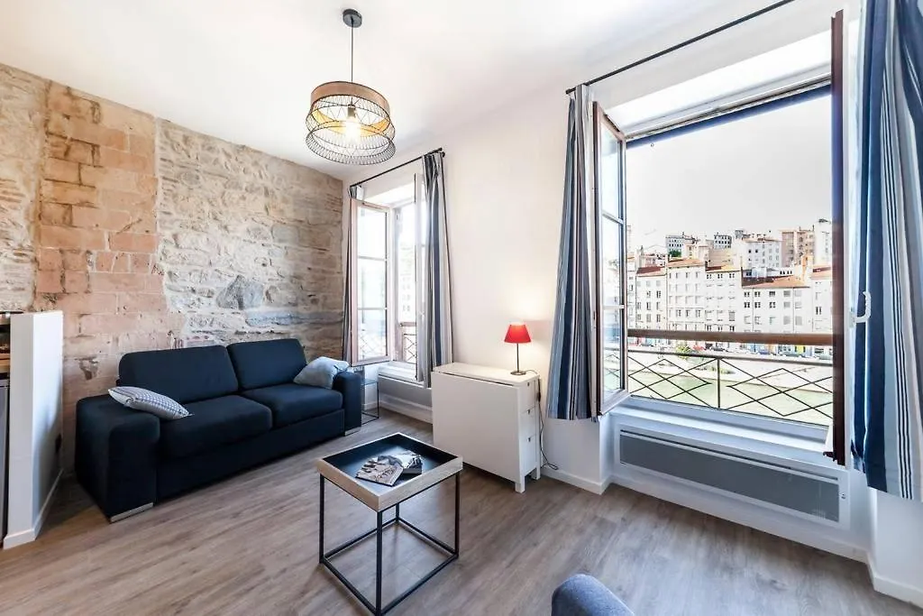 Vieux Lyon Avec Vue Sur La Saone Ail Apartment